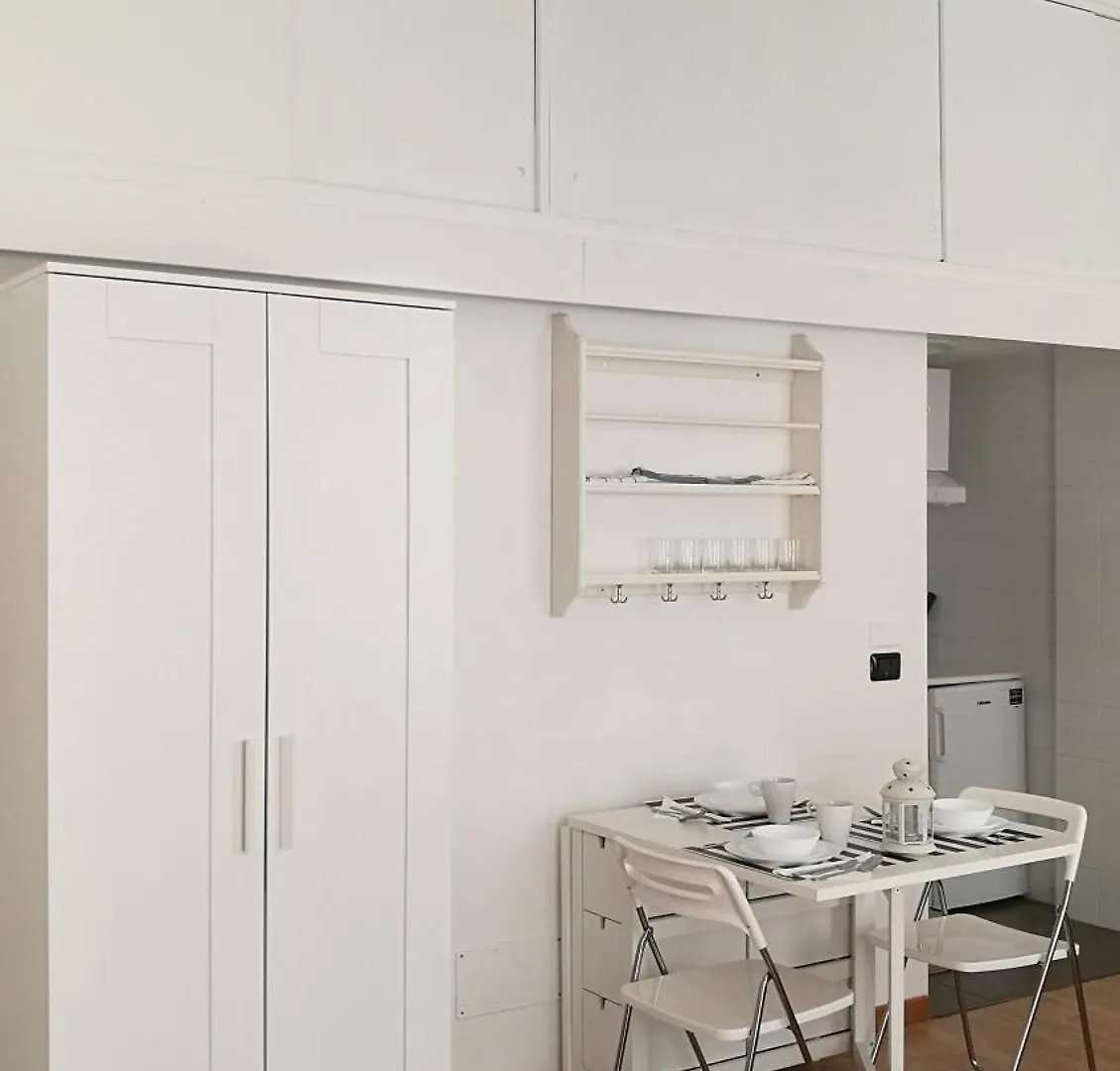 Apartment Monolocale Zona Loreto Mm1 Pasteur P1 Milan
