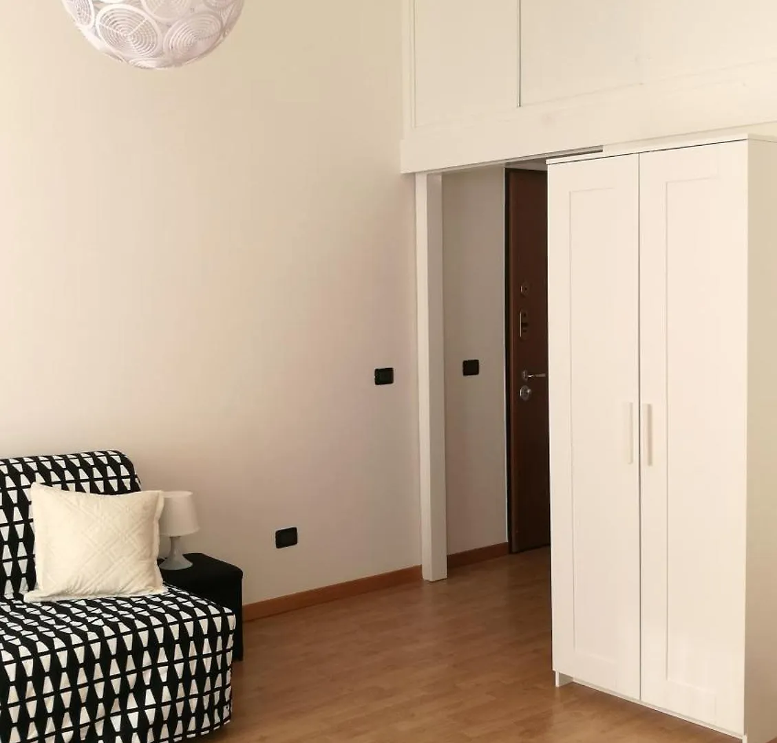 Apartment Monolocale Zona Loreto Mm1 Pasteur P1 Milan Italy